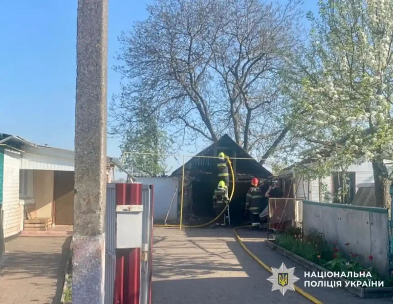 В Узині під час пожежі в гаражі загинув 77-річний чоловік
